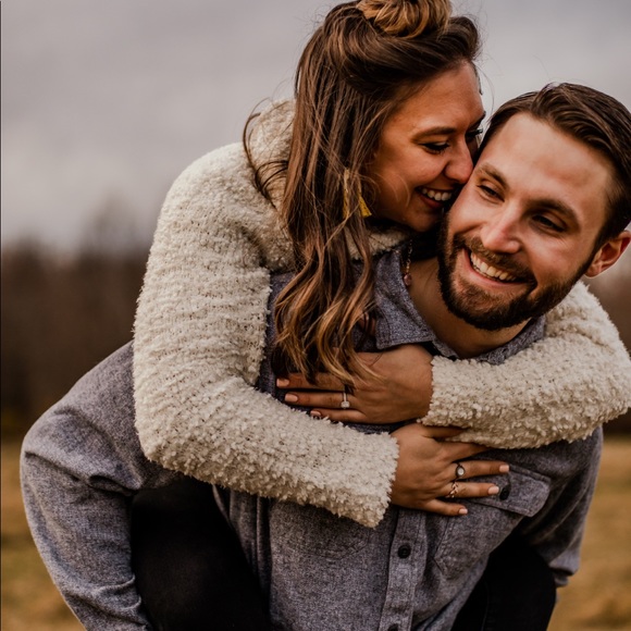 Meet your Posher, Jessica - Picture 2 of 16